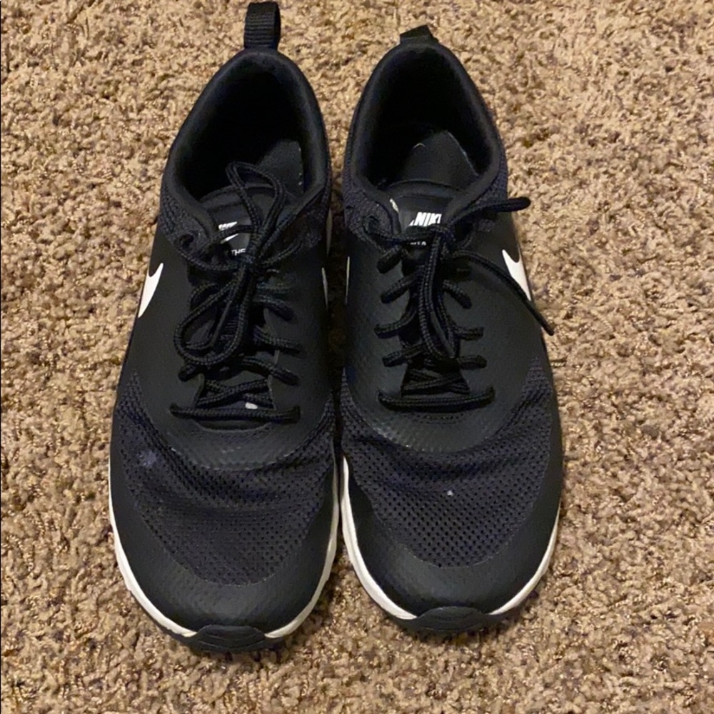 Black nikes